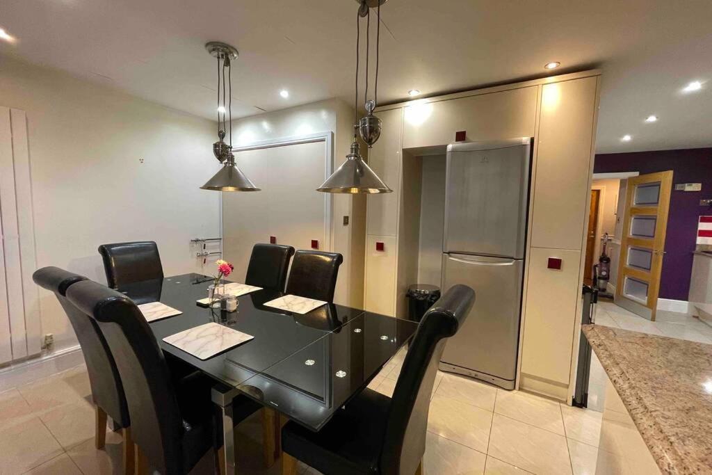 Detached Bungalow II Big Garden II Pet Friendly Villa Hednesford Luaran gambar