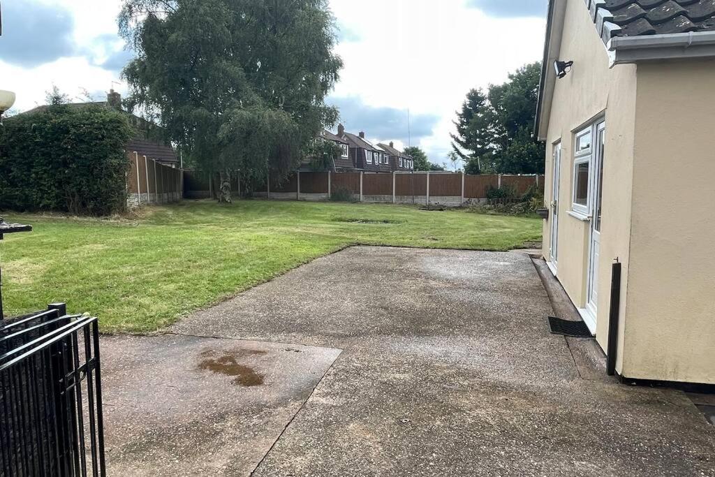 Detached Bungalow II Big Garden II Pet Friendly Villa Hednesford Luaran gambar